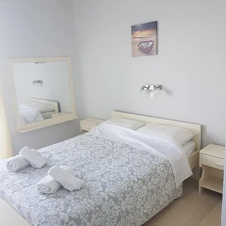 Paradise Apartment *